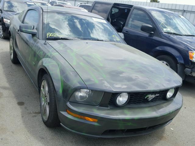 Ford Mustang GT Coup&eacute; 2007 Grau